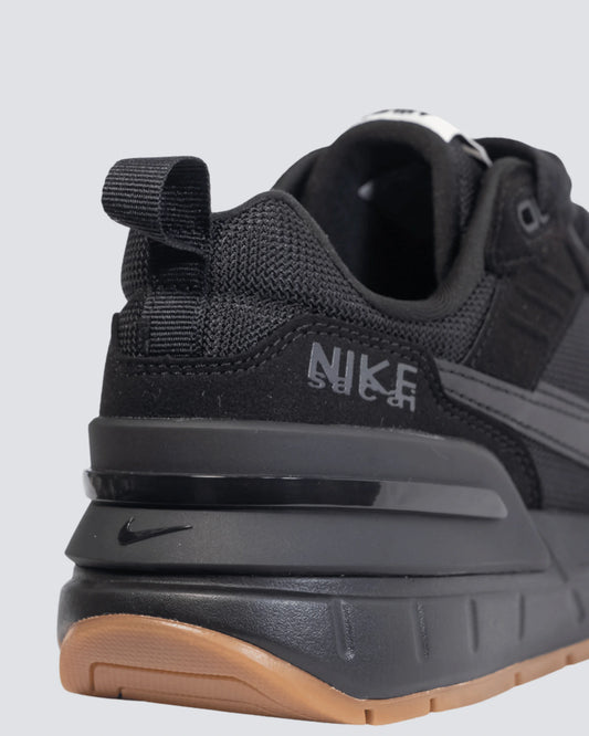 NIKE X SACAI NEGRO
