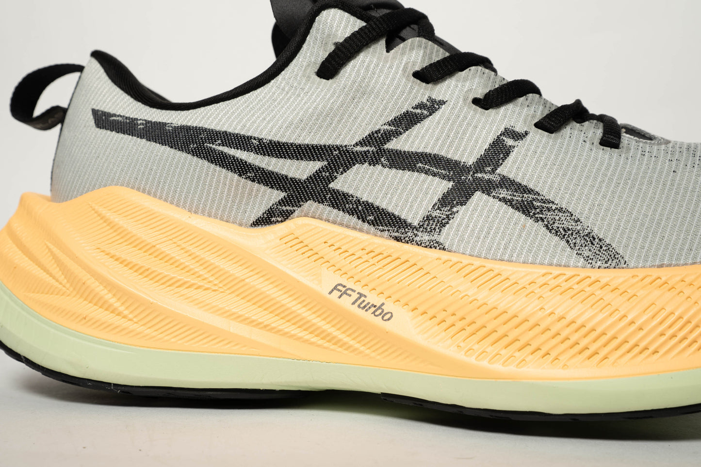 ASICS SUPERBLAST