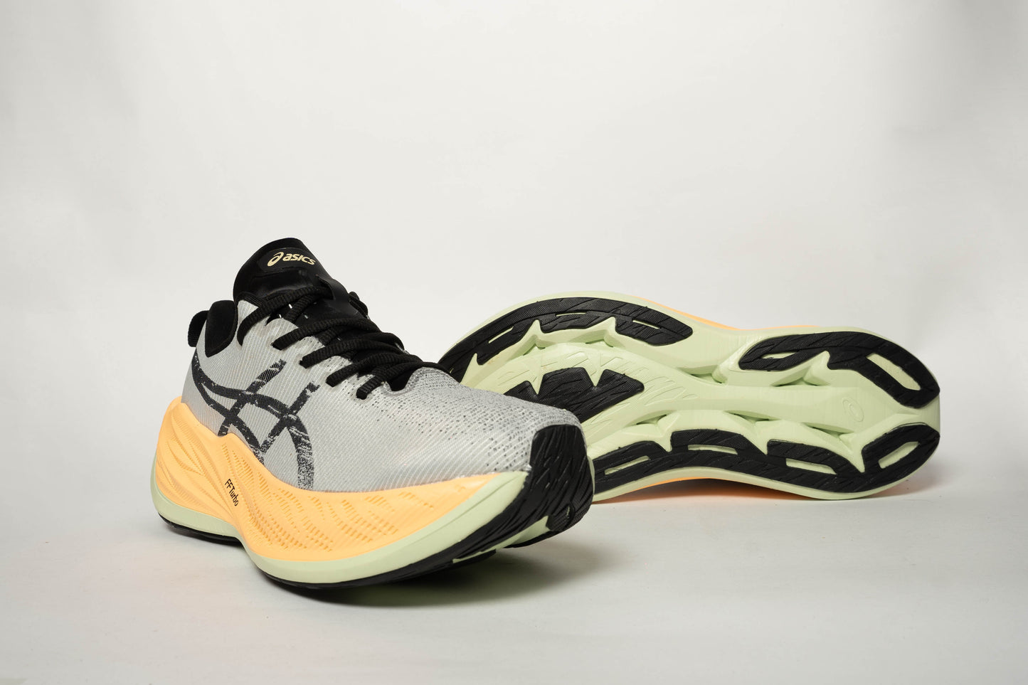 ASICS SUPERBLAST