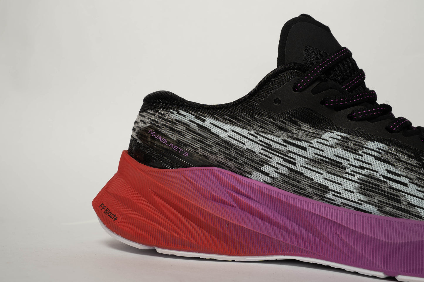 ASICS NOVABLAST