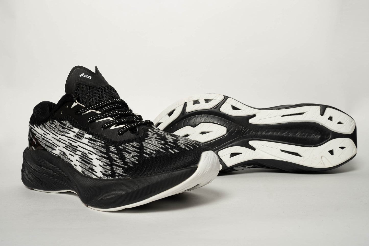 ASICS NOVABLAST