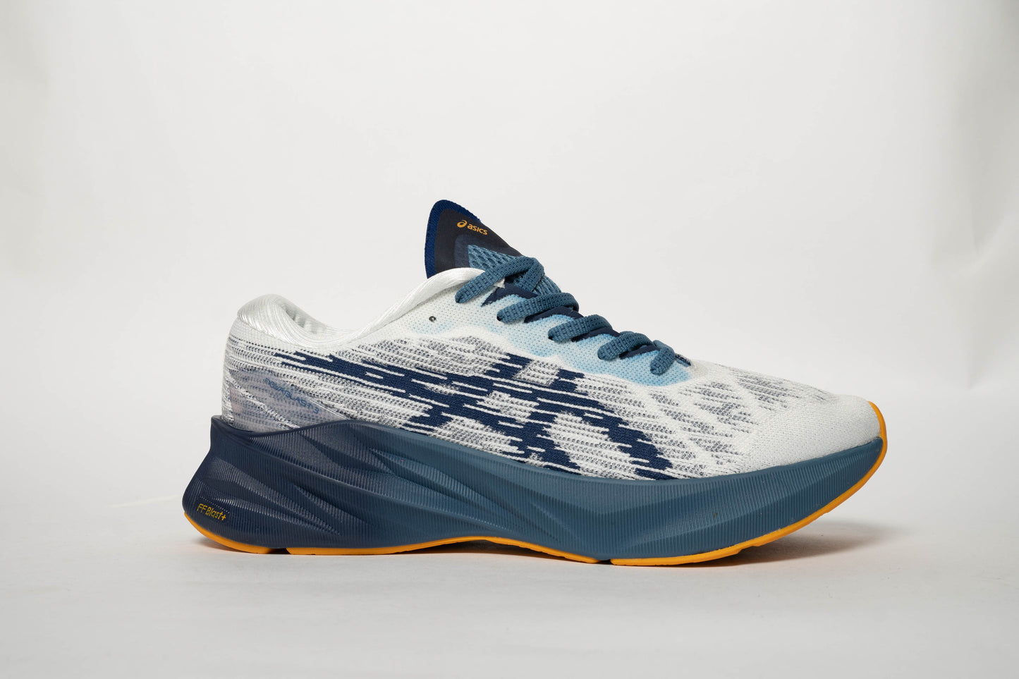 ASICS NOVABLAST