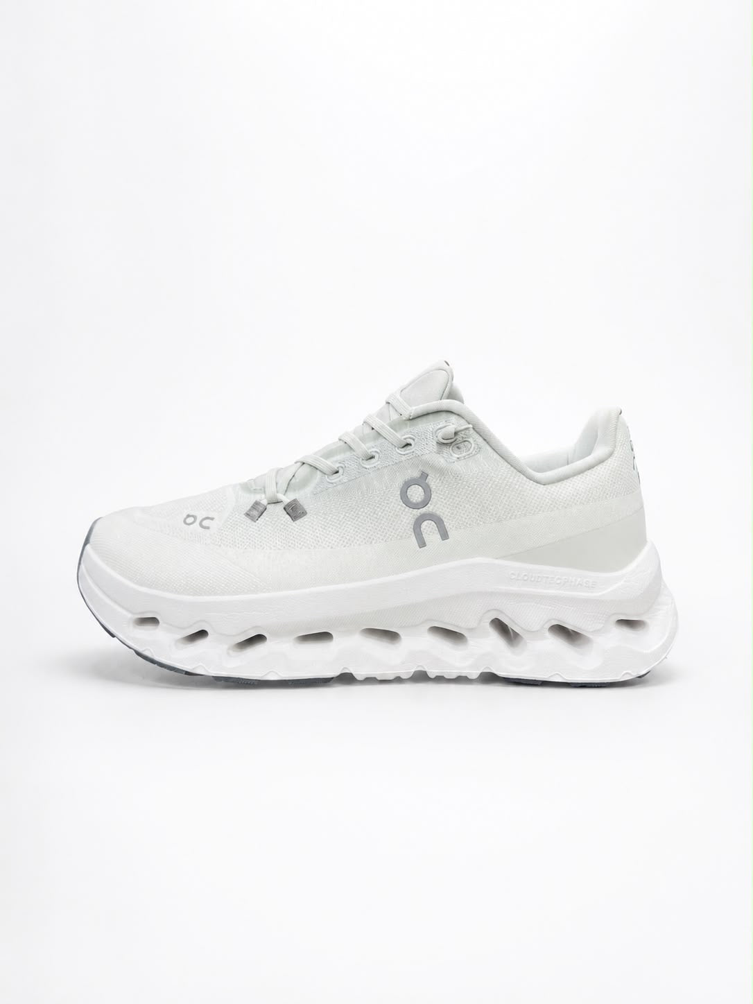 ON CLOUD RUNNING DAMA