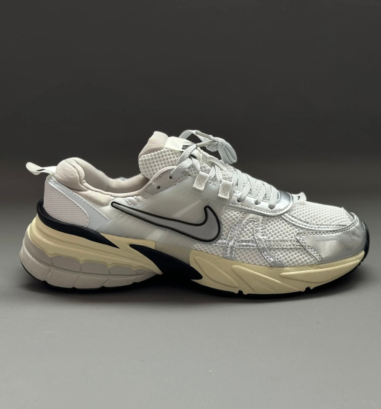 NIKE V2K