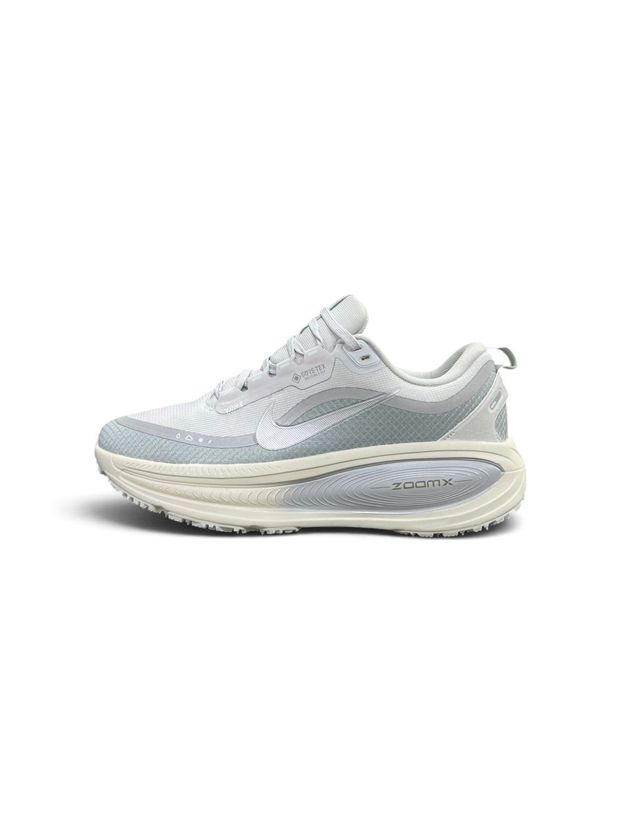 VOMERO 18 GORE-TEX CABALLERO 1