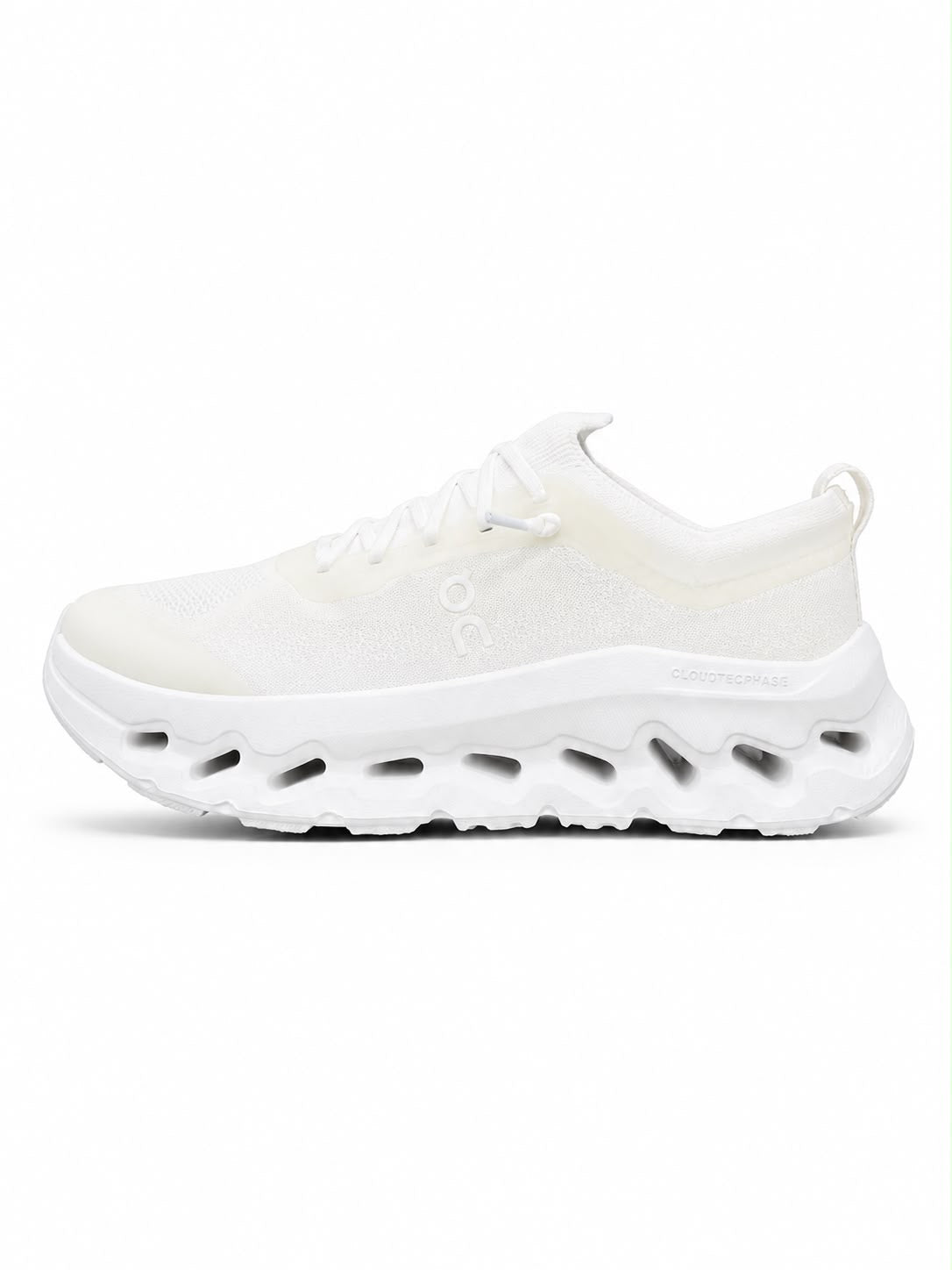 ON CLOUD RUNNING DAMA
