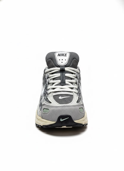 NIKE P6000