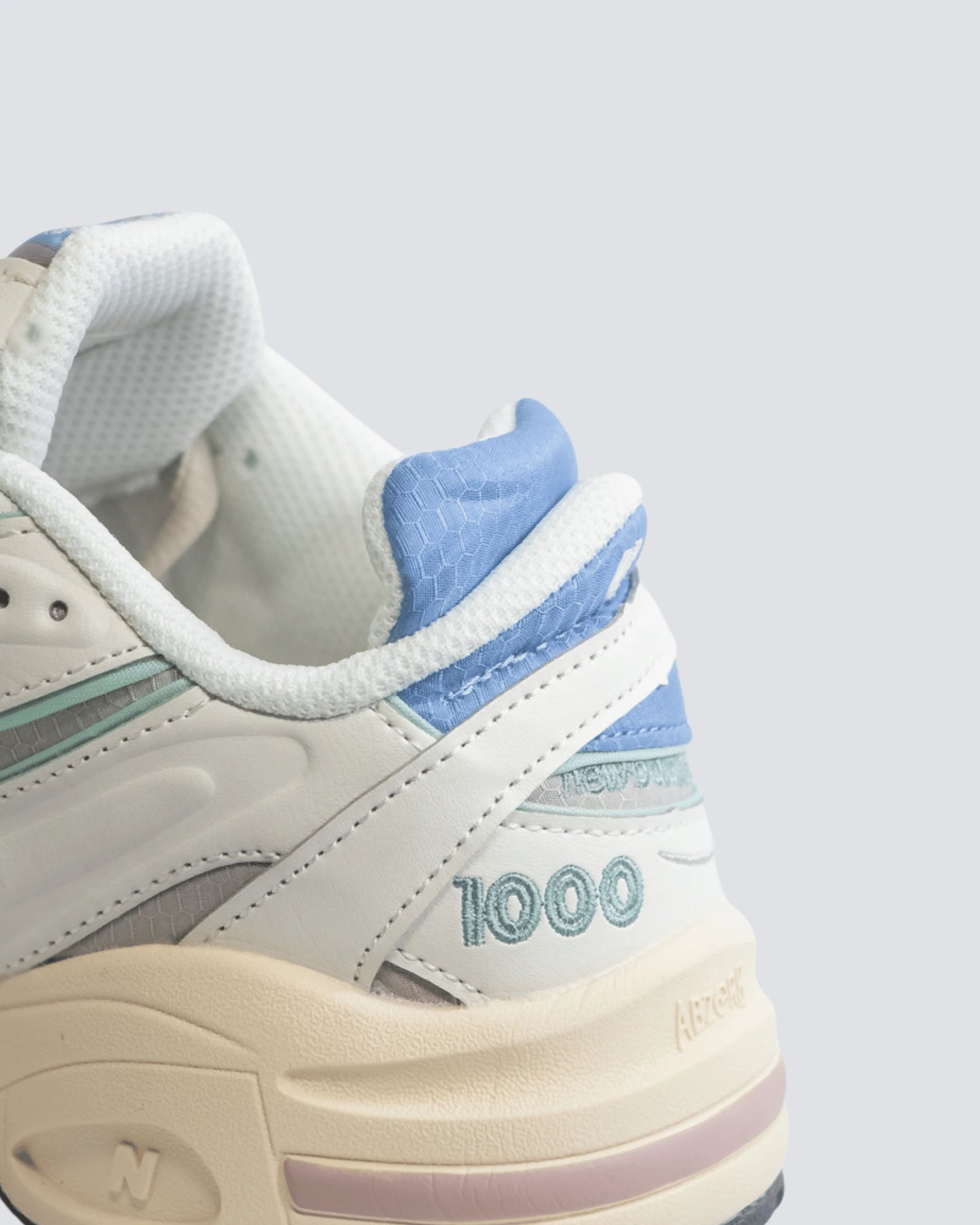 NEW BALANCE 1000 BEIGE COLORES MUJER