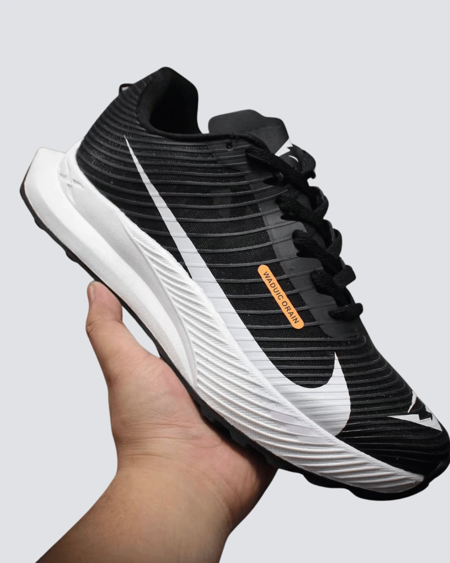 NIKE WADUIC ORAIN NEGRO BLANCO