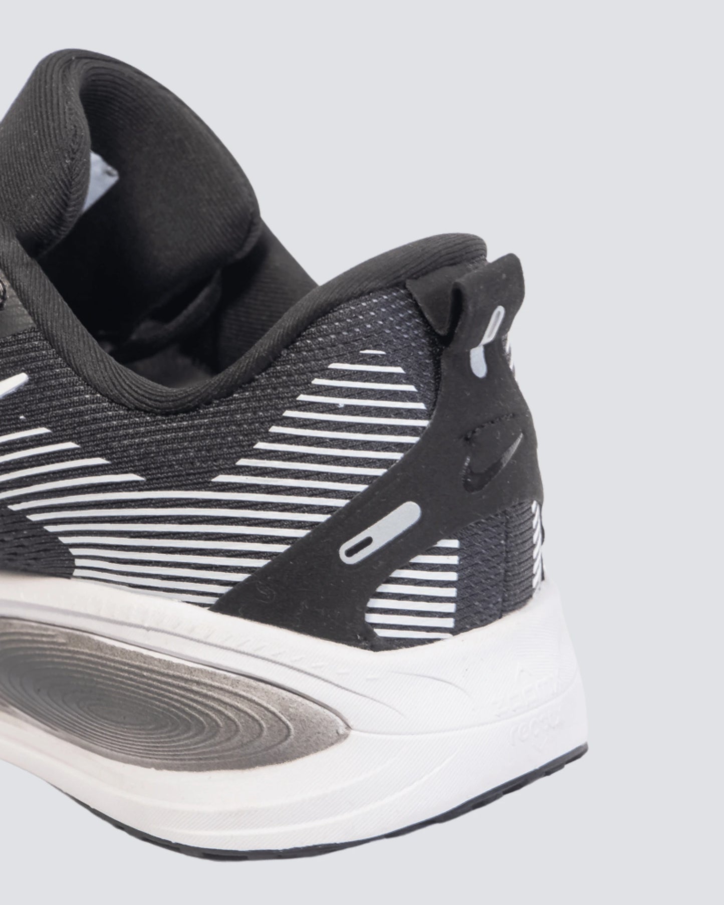 NIKE VOMERO NEGRO BLANCO