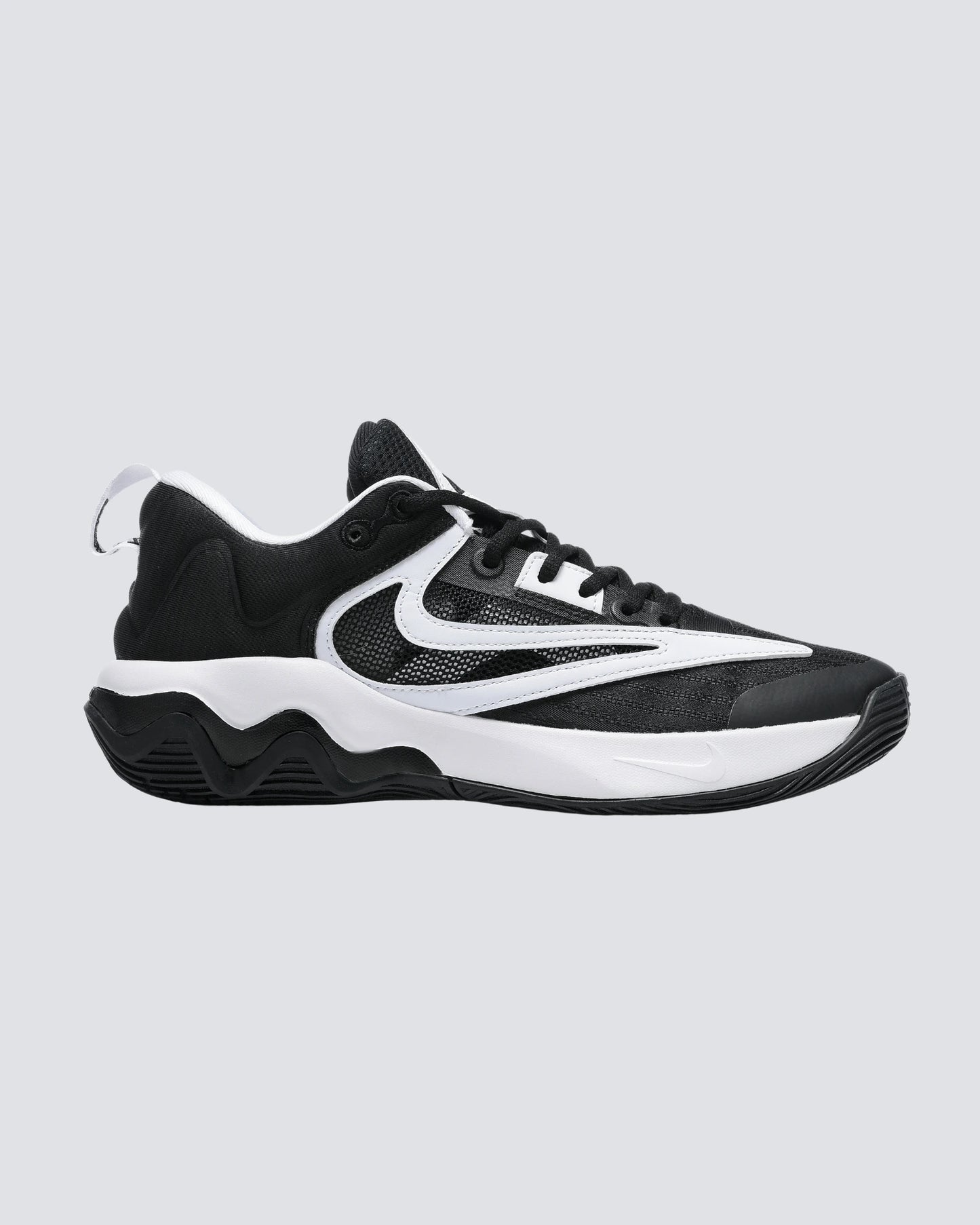 NIKE GIANNIS INMORTALITY 3 NEGRA BLANCA MUJER O NIÑO
