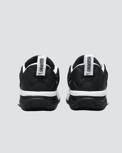 NIKE GIANNIS INMORTALITY 3 NEGRA BLANCA MUJER O NIÑO