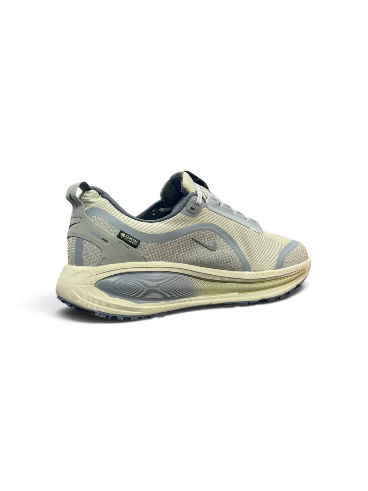 VOMERO 18 GORE-TEX CABALLERO 3