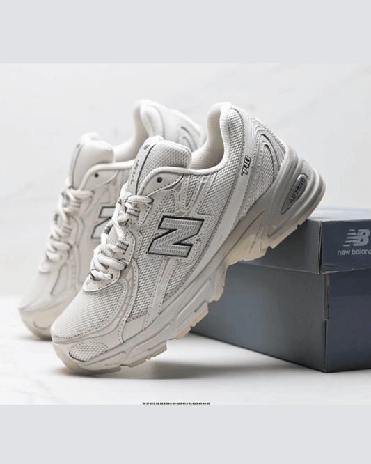NEW BALANCE 740  BEIGE