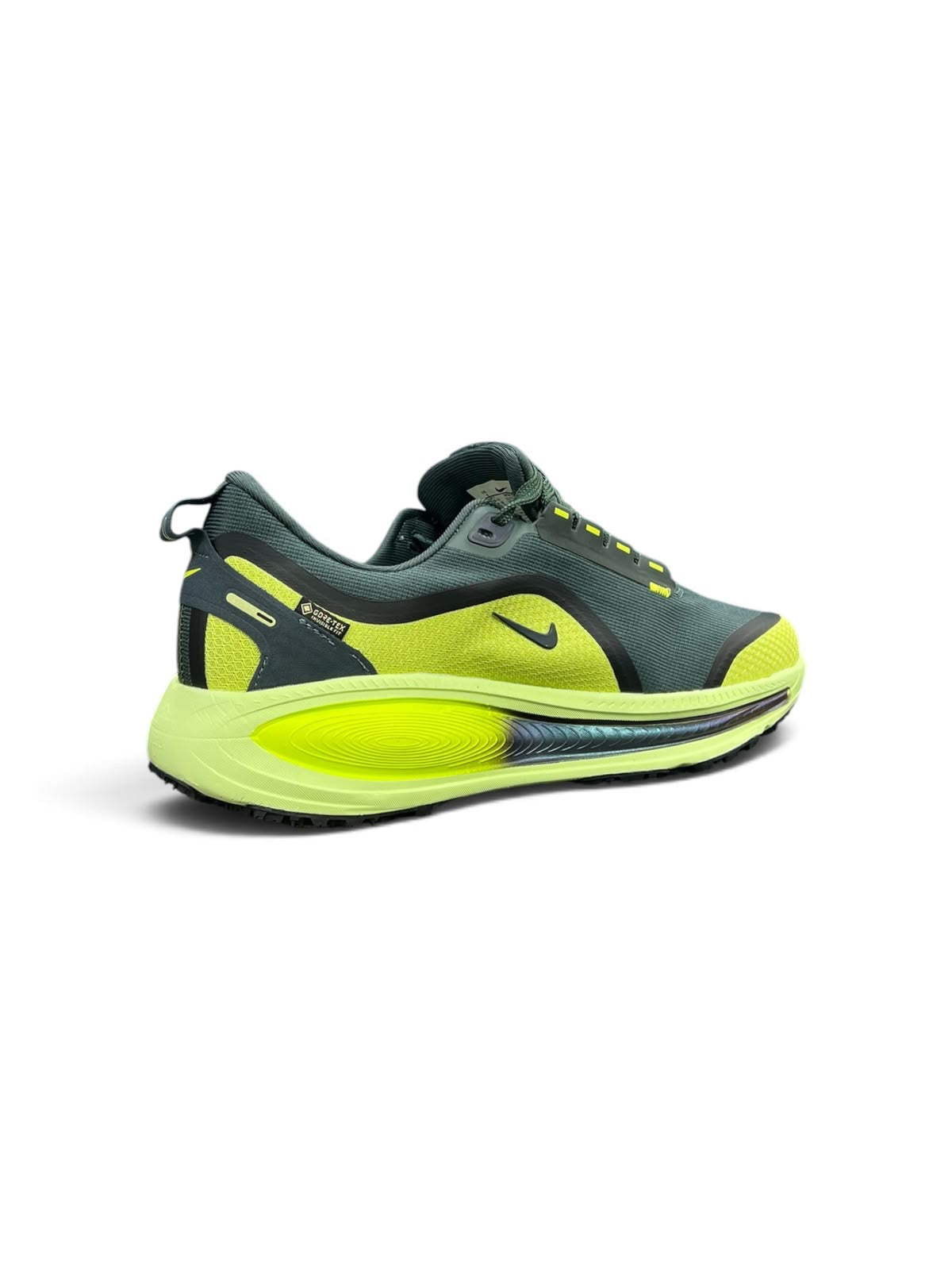 VOMERO 18 GORE-TEX CABALLERO 3