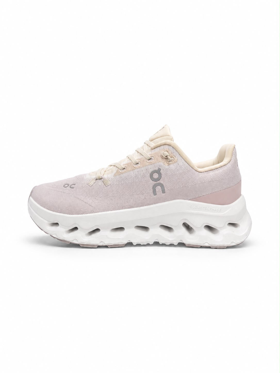 ON CLOUD RUNNING DAMA