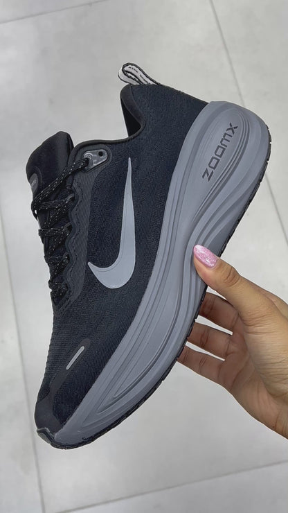 NIKE VOMERO TUNED