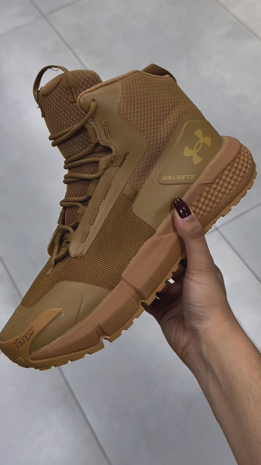 UNDER ARMOUNT BOTA MIEL HOMBRE