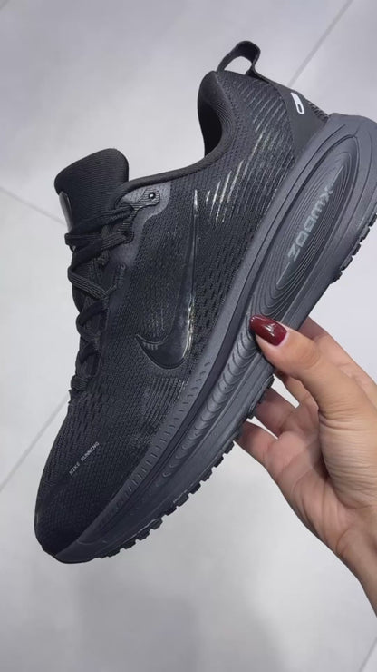 NIKE VOMERO NEGRO