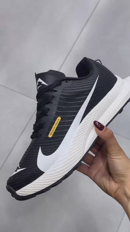 NIKE WADUIC ORAIN NEGRO BLANCO