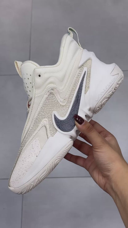 NIKE BOTA COSMIC UNITY 2 BEIGE HOMBRE
