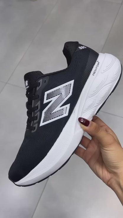 NEW BALANCE 880 V15 NEGRO BLANCO HOMBRE